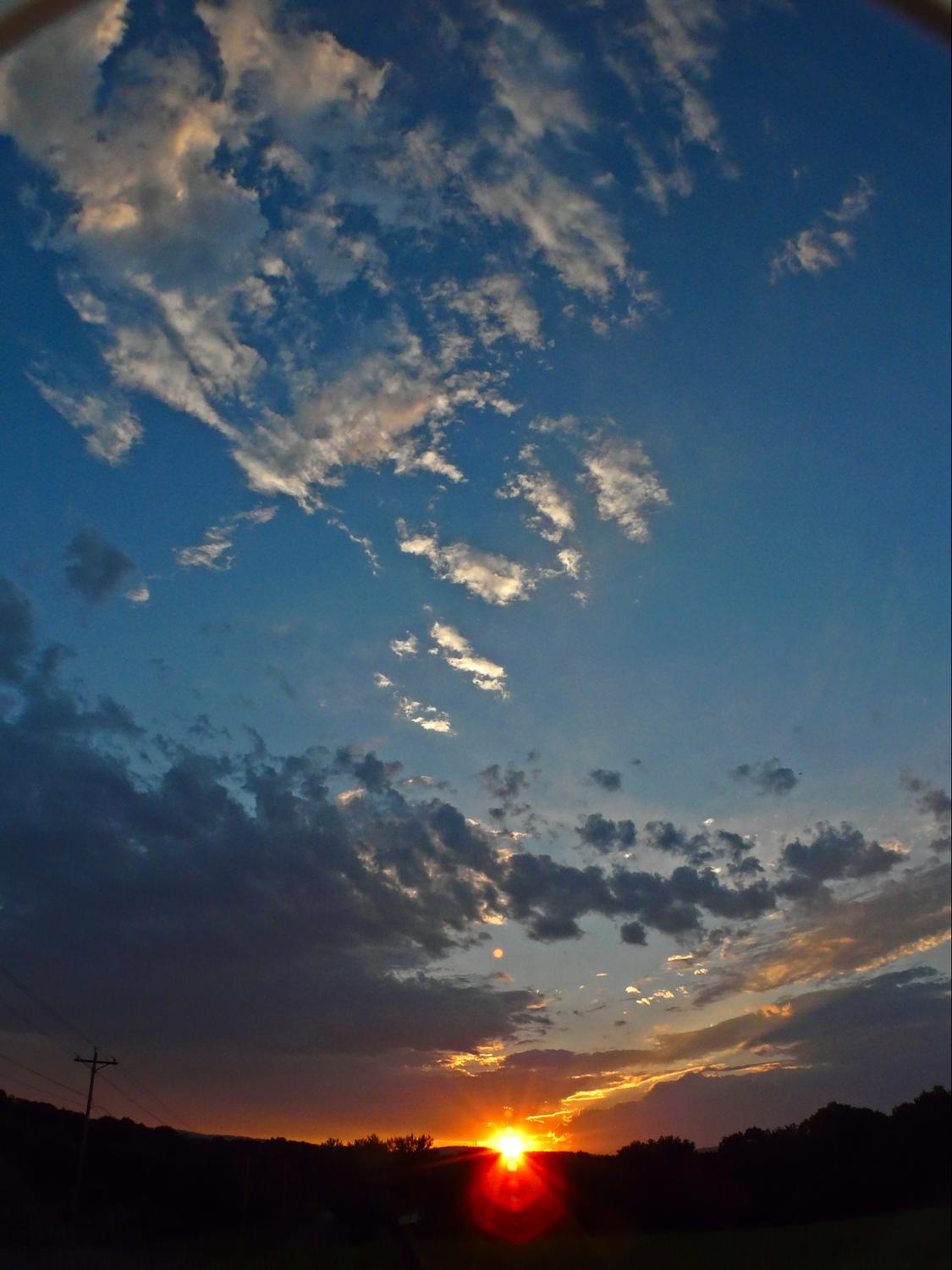  - Here's a vertical view through the far-up lens. - Sunset and the far-up lens -- Panasonic DMC-FZ18 - Tony Karp, design, art, photography, techno-impressionist, techno-impressionism, aerial photography , drone , drones , dji , mavic pro , video , 3D printing - Books -