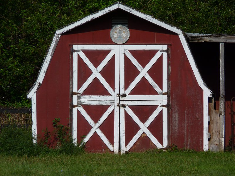  - Red barn behind the house, used to test for color fringing. - Panasonic DMC-FZ35 - Tony Karp, design, art, photography, techno-impressionist, techno-impressionism, aerial photography , drone , drones , dji , mavic pro , video , 3D printing - Books -