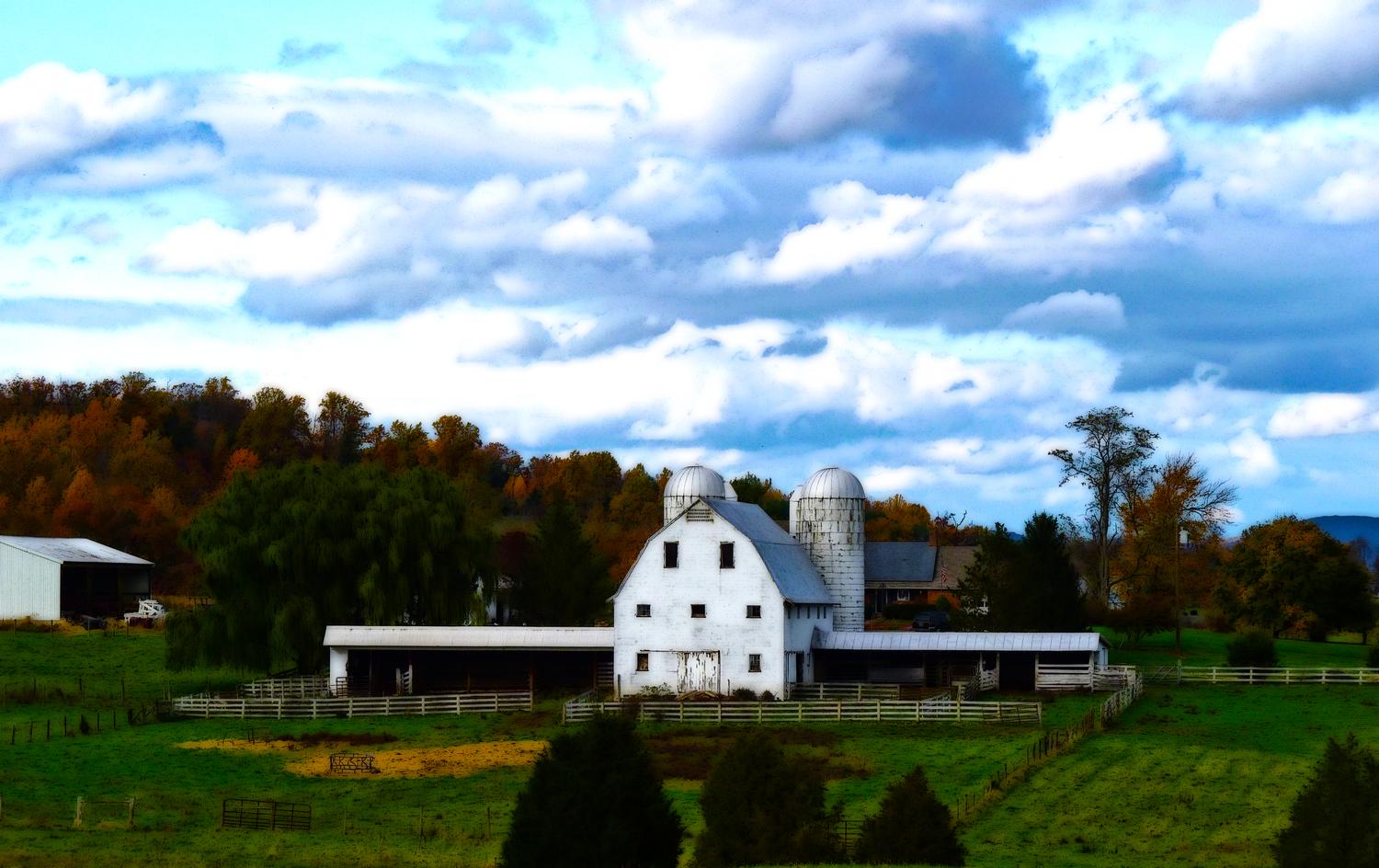 -  Panasonic DMC-FZ35 - Another view of the barn that looks like an airplane. - Tony Karp, design, art, photography, techno-impressionist, techno-impressionism, aerial photography , drone , drones , dji , mavic pro , video , 3D printing - Books -
